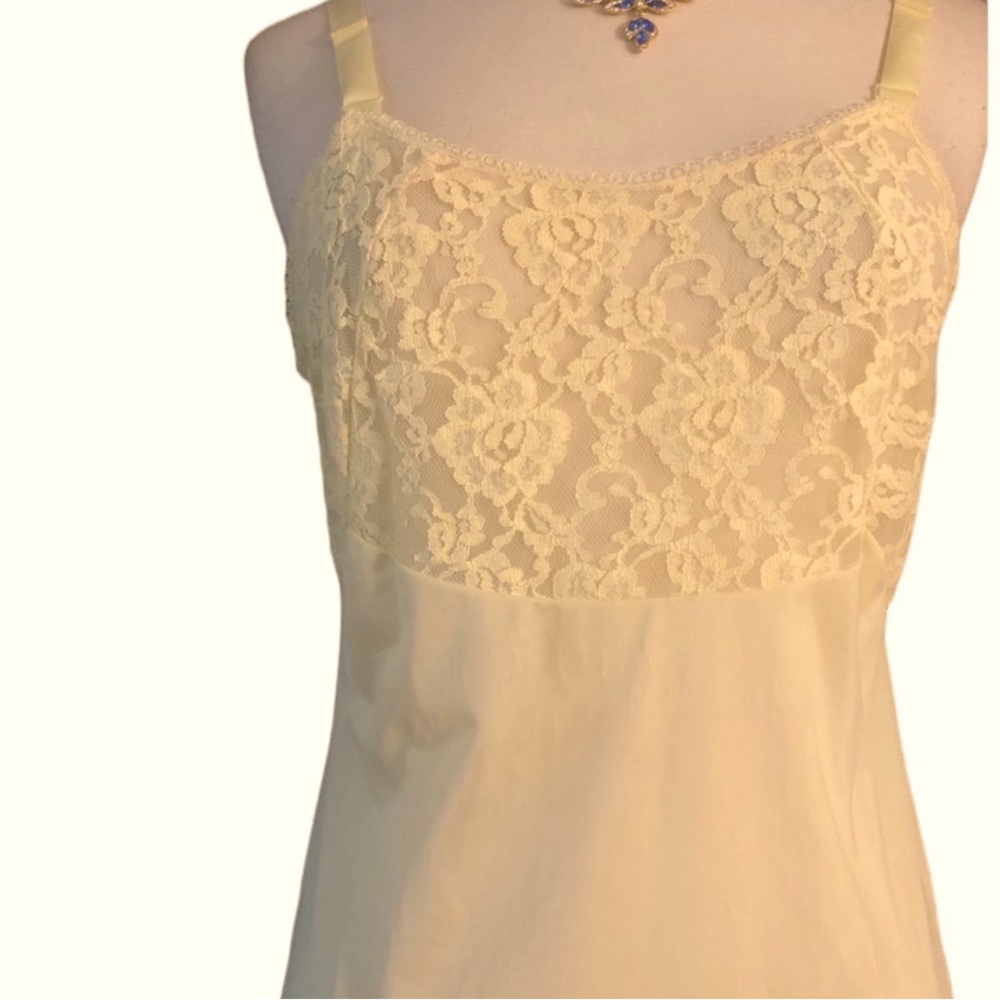 1950’s Vintage Soft Yellow Full Slip w/Lace Bust, Pastel‎ Yellow Slip Dress, Med - Picture 3 of 6